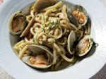 201002-xl-spaghetti-clams-garlic.jpg