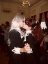 we-need-more-lesbian-cosplayers-косплей-поцелуй-лесбиянки-8[...]