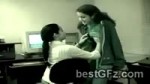 Лесбиянки на скрытую камеру - Two lesbians at work caress e[...]