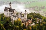 neuschwanstein-castle-shrouded-in-mist-in-the-bavarian-alps[...].jpg