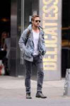 Ryan+Gosling+sets+out+Soho+solo+New+York+City+GkBemQwN4Ewx.jpg