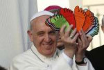 440723-pope-francis-holds-a-gift-from-children-during-his-p[...].jpg