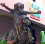 lgsculpturebronzesydneychildrenshospitalgillieandmarc1000x1[...].jpg