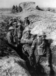 ФайлAustralian infantry small box respirators Ypres 1917.jpg