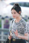 240414-New-Jeans-Haerin-at-Incheon-International-Airport-documents-5(1).jpeg