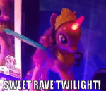 238870UNOPTsafetwilight-sparkleanimatedimage-macrotoyoffici[...].gif