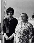 Жена Кеннеди и жена Хрущева. Лицо США и лицо СССР.jpg