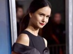 Katherine-Waterston-Recent-2017.jpg