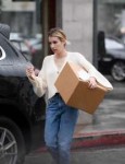 emma-roberts-pick-up-a-package-at-ups-in-la-03-22-2018-1.jpg