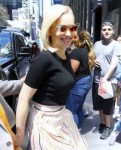 emilia-clarke-arriving-at-sirius-radio-in-new-york-6.jpg