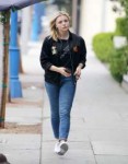 chloe-grace-moretz-casual-style-out-in-west-hollywood-05-24[...].jpg