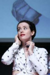 claire-foy-at-the-girl-in-the-spider-s-web-press-conference[...].jpg