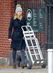 claire-danes-on-a-stroll-with-hugh-dancy-in-nyc-19.jpg