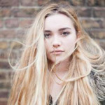 kinopoisk.ru-Florence-Pugh-2997305.jpg