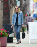 kirsten-dunst-heads-out-for-some-shopping-at-a-party-supply[...].jpg