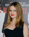 jennifer-jason-leigh-at-the-hateful-eight-premiere-in-los-a[...].jpg