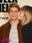 taylor-swift-joe-alwyn[1].jpg