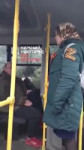 Школьница провожает мобилизованных..mp4