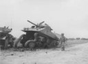 Unihtozjenniy-M4-Sherman-i-angliyskiy-broneavtoBorgoSabotin[...].jpg