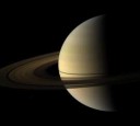 Мимас на фоне Сатурна.jpg