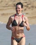 evangeline-lilly-in-bikini-at-a-beach-in-hawaii-02-28-20171.jpg