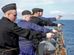 Моряки ВМС РФ стреляют из табельных ПМ.jpg