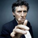 kinopoisk.ru-Gabriel-Byrne-1016078.jpg