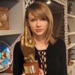 Taylor-Swift-Accepts-NME-Award-2016.png