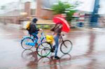 depositphotos93604404-stock-photo-bicycle-rider-in-the-rain[...].jpg