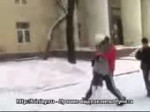 Прогиб.так кавказцы заигрывают с девушками =).webm