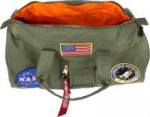 alpha-industries-day-cruiser-nasa-tasche-sage-green-0915-zo[...].jpg