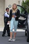 chloe-moretz-in-leggings-out-in-los-angeles-6-7-2016-5.jpg