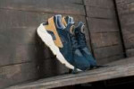 nike-air-huarache-run-se-armory-navy-gum-yellow[1].jpg