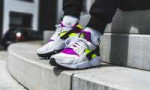 nike-air-huarache-run-91-qs-grau-lila-ah8049-101-mood-1.jpg