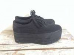 6f34e0330bd4695045d3dbfce8ce75fa--black-canvas-shoes-uk-.jpg