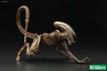 Alien-3-Koto-Dog-Alien-Statue-001.jpg