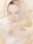 margot-robbie-gabrielle-chanel-essence-scent-campaign-july-[...].jpg