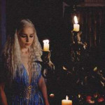 Daenerys-gif-emilia-clarke-39647632-245-245.gif