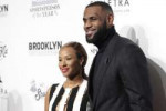 LeBron-James-took-wife-Savannah-to-Applebees-Outback-Steakh[...].jpg