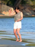 emilia-clarke-in-bikini-on-the-set-of-me-before-you-in-majo[...].jpg