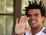 pepe-debuts-coolio-inspired-dreadlocs-eGist-1.jpg