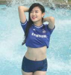 a-hau-huyen-my-goi-cam-lam-me-met-fan-chelsea-Hinh-7.jpg