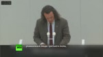 Немецкий политик поздоровался с людьми более чем 40 полов.mp4