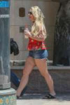 britney-spears-flaunts-dancer-physique-in-classic-denim-shorts-01.webp