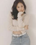 7-BLACKPINK-Jennie-for-ELLE-Korea-October-2019-Issue-Withou[...].jpg