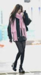 itzy-yuna-in-black-opaque-tights-v0-vsb6yxyemkea1.webp