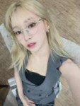 240316-kim-chaewon-weverse-update-v0-ml7bmx284moc1.webp