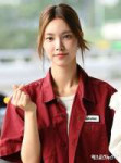 240810-ILLIT-Yunah-at-Gimpo-International-Airport-documents-2(1).jpeg