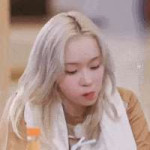 winter-aespa-eating.gif