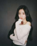 250512-red-velvet-instagram-update-with-irene-v0-5o6odlrzcc0f1.webp